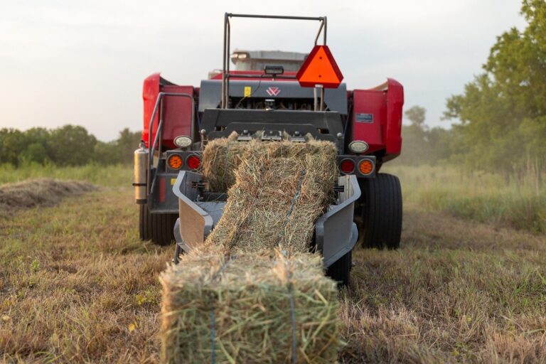 Massey Ferguson Details MF SB.1436DB Single-Row Chute Upgrade for More Efficient Bale Collection