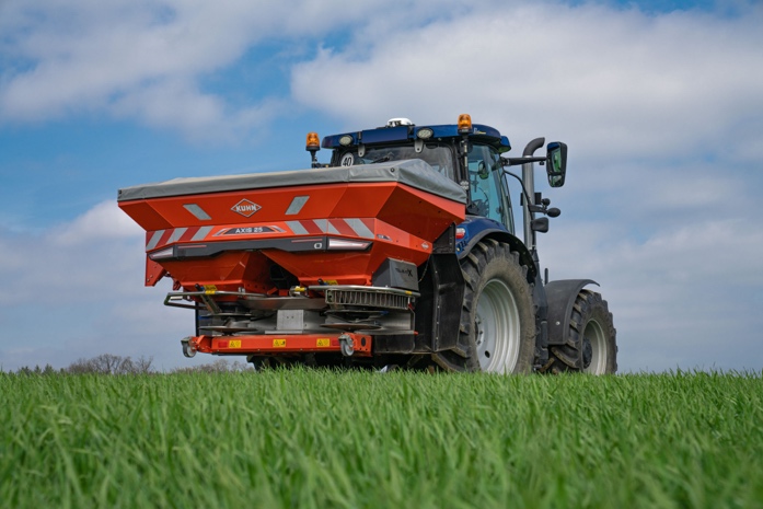 KUHN Introduces AXIS 25 Fertiliser Spreader Range as Portfolio Simplification Brings Precision Technology to Mid-Sized Farms